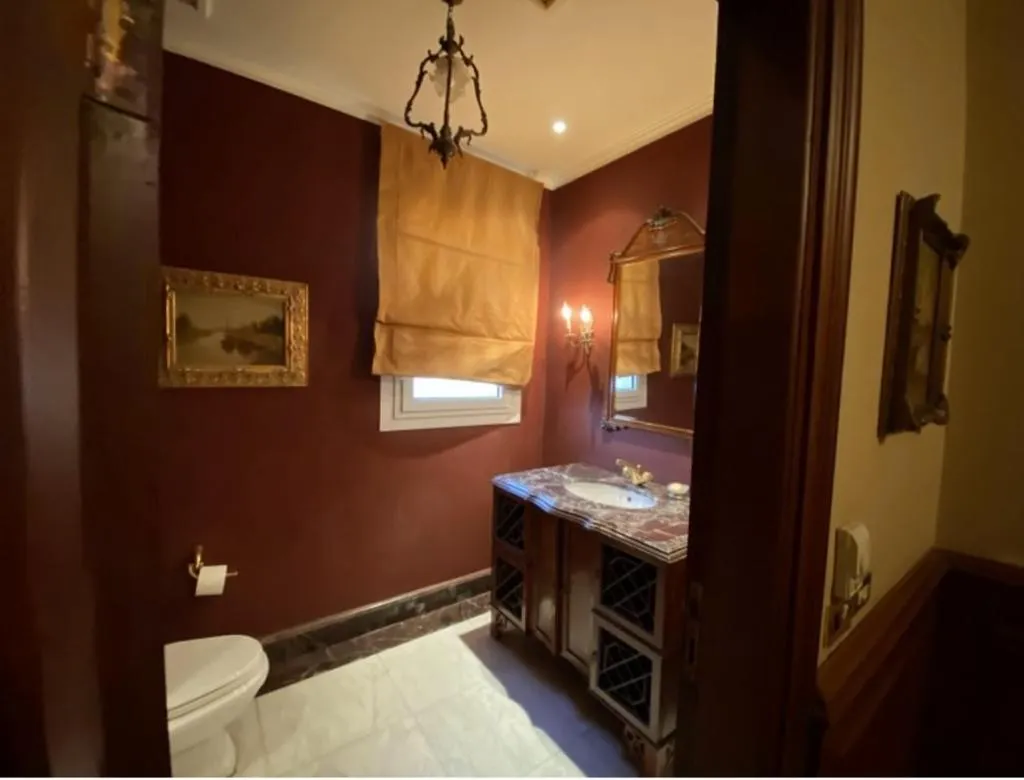  للبيع في الروضة في  بمساحة 0 م² تتكون من 0 غرف