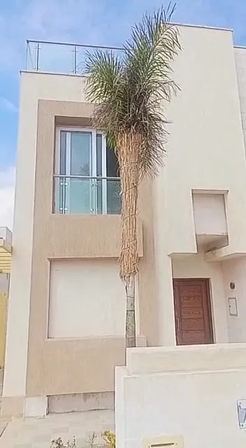 للبيع في المقصد في بمساحة 0 م² تتكون من 0 غرف