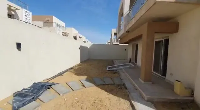 للبيع في المقصد في بمساحة 0 م² تتكون من 0 غرف