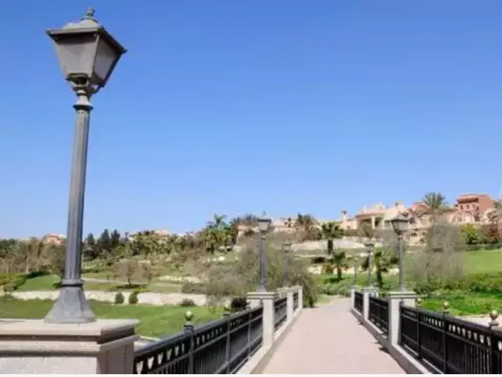  للبيع في أرابيلا في  بمساحة 0 م² تتكون من 0 غرف