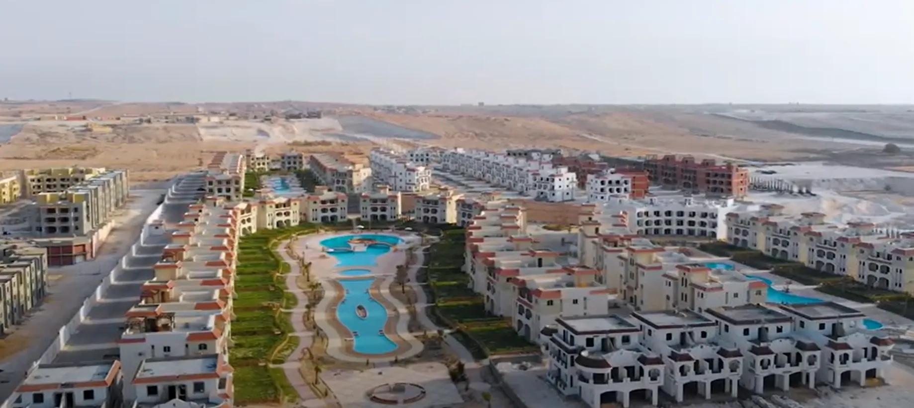 للبيع في لاسيرينا الساحل الشمالي في بمساحة 0 م² تتكون من 0 غرف