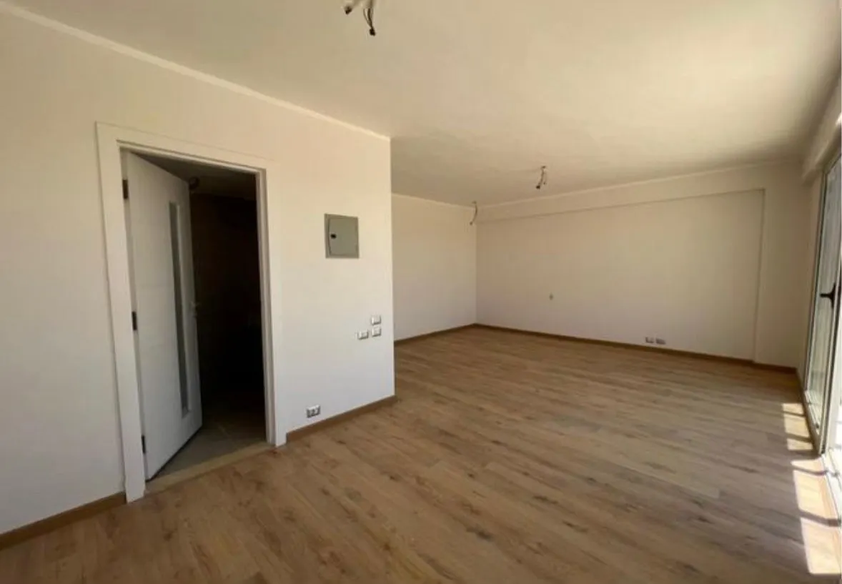 للبيع في بالم باركس في بمساحة 0 م² تتكون من 0 غرف