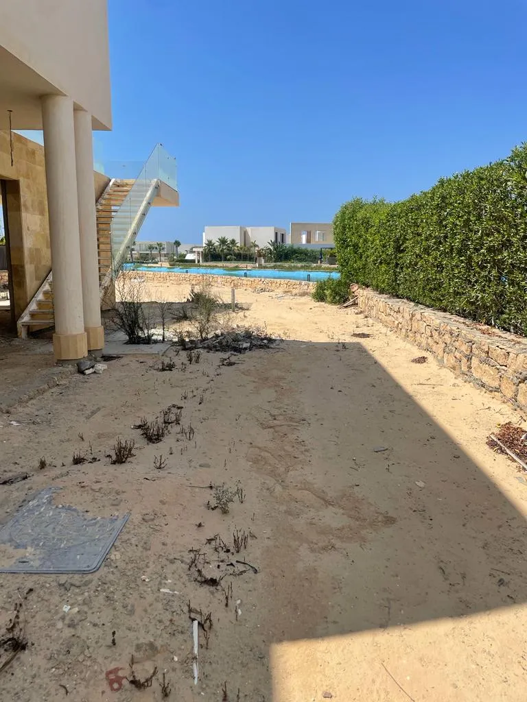  للبيع في سيشيل سيدي عبد الرحمن  في  بمساحة 0 م² تتكون من 0 غرف