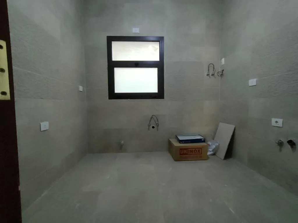  للبيع في فيفث سكوير المراسم في  بمساحة 0 م² تتكون من 0 غرف