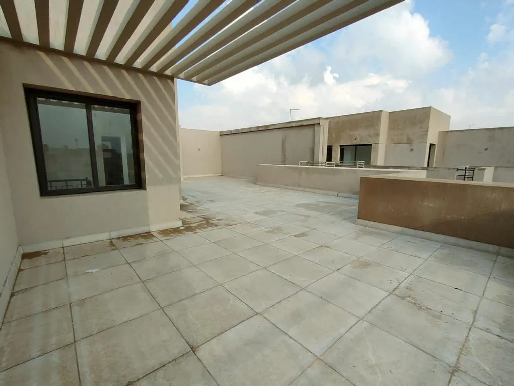  للبيع في فيفث سكوير المراسم في  بمساحة 0 م² تتكون من 0 غرف