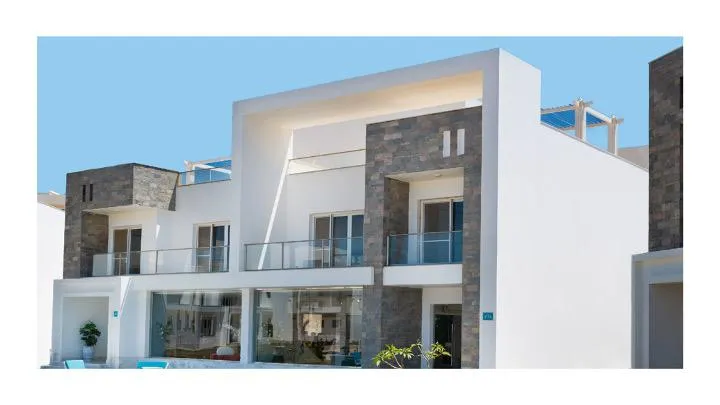  للبيع في سي فيو  في  بمساحة 0 م² تتكون من 0 غرف