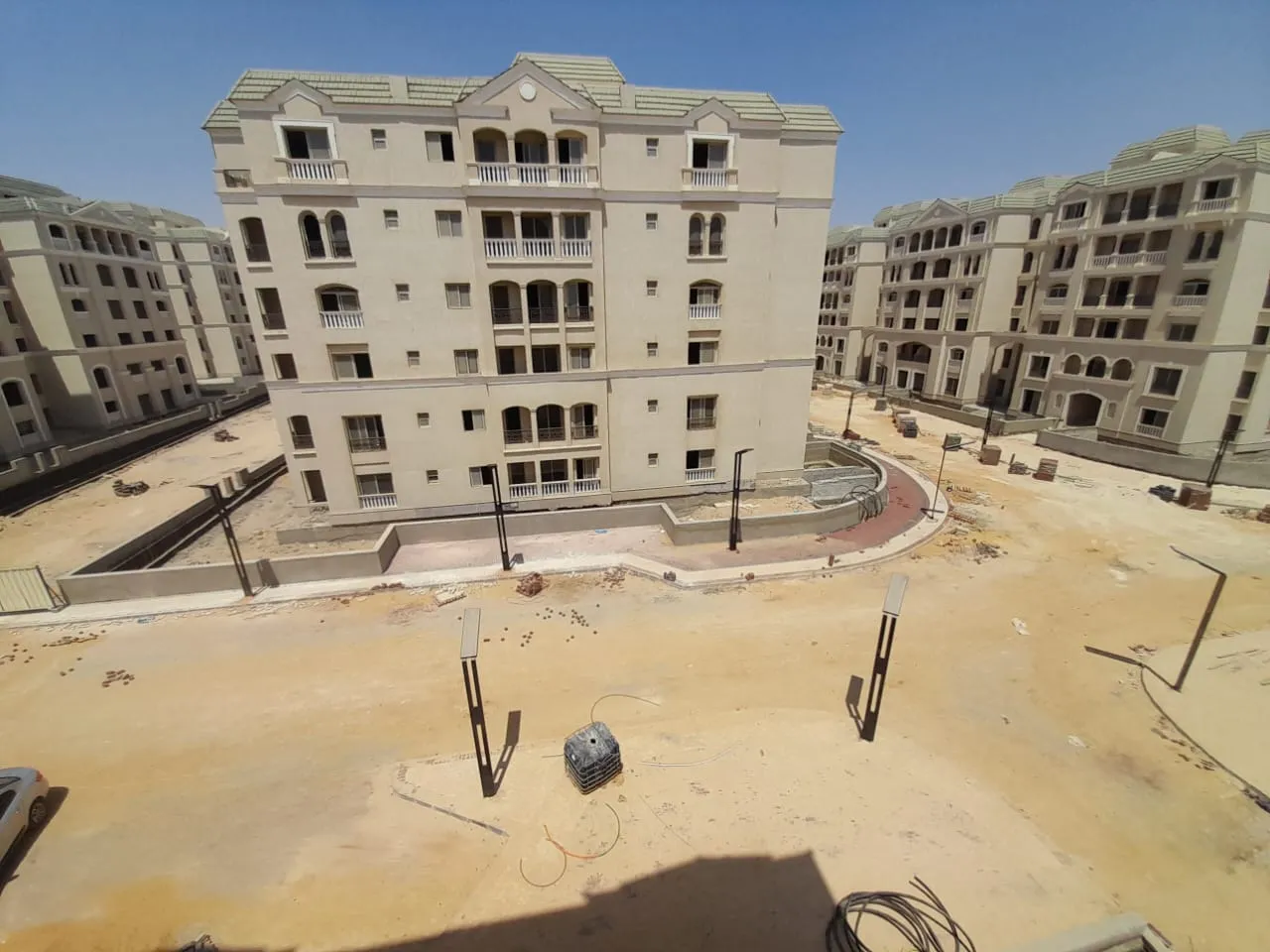  للبيع في لا أفينير في  بمساحة 0 م² تتكون من 0 غرف