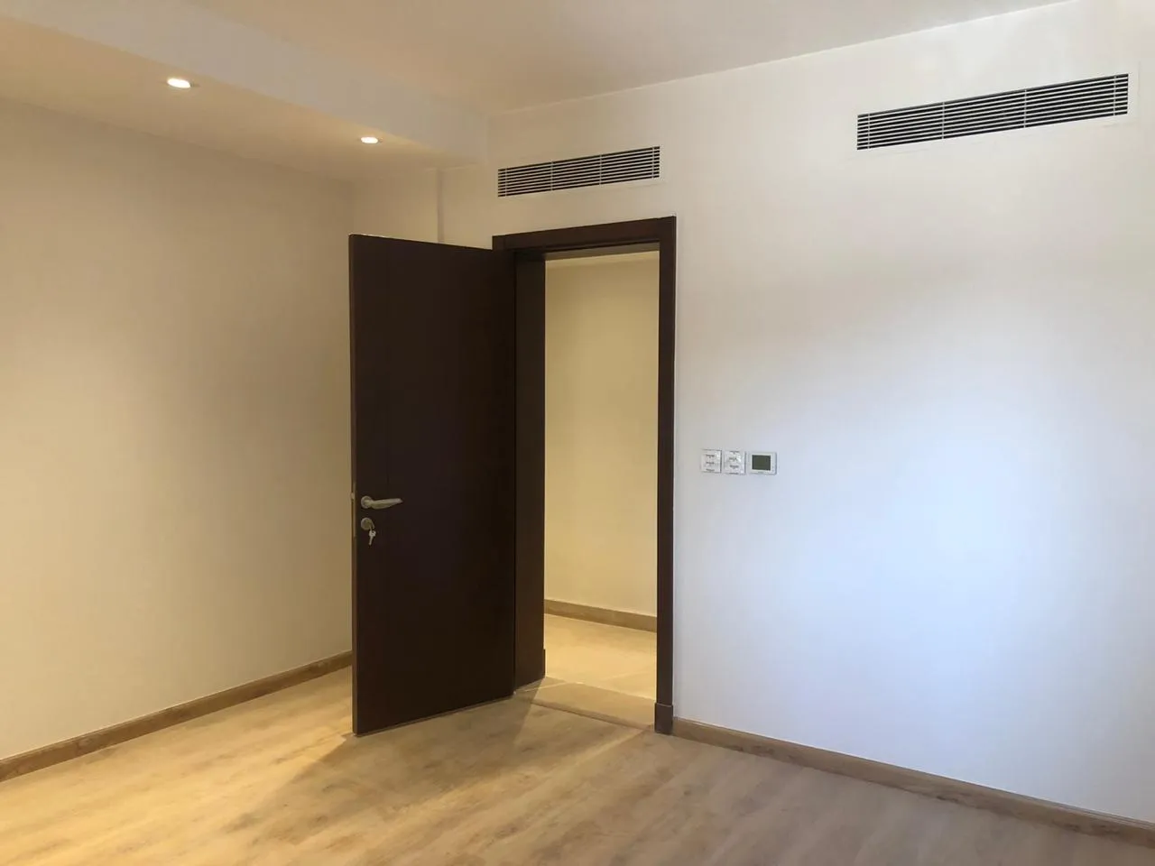  للبيع في كايرو فستيفال سيتي في  بمساحة 0 م² تتكون من 0 غرف