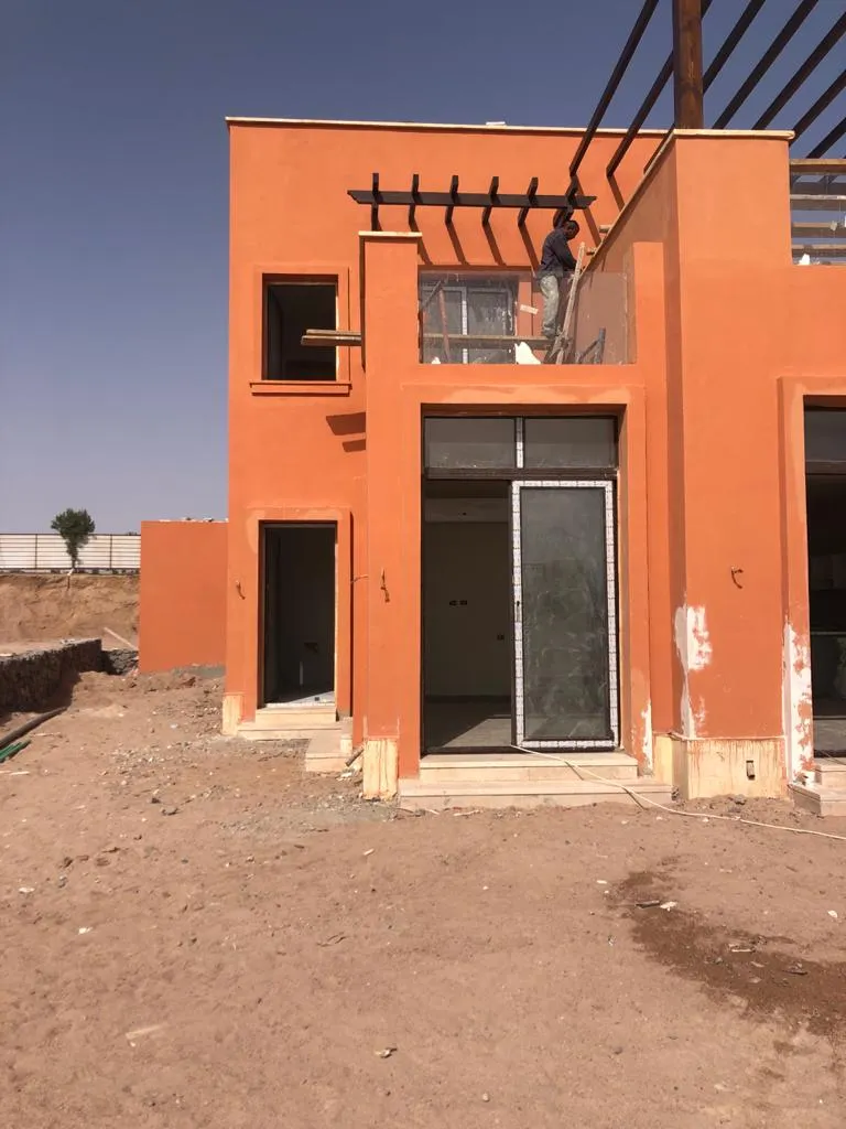  للبيع في سيان في  بمساحة 0 م² تتكون من 0 غرف