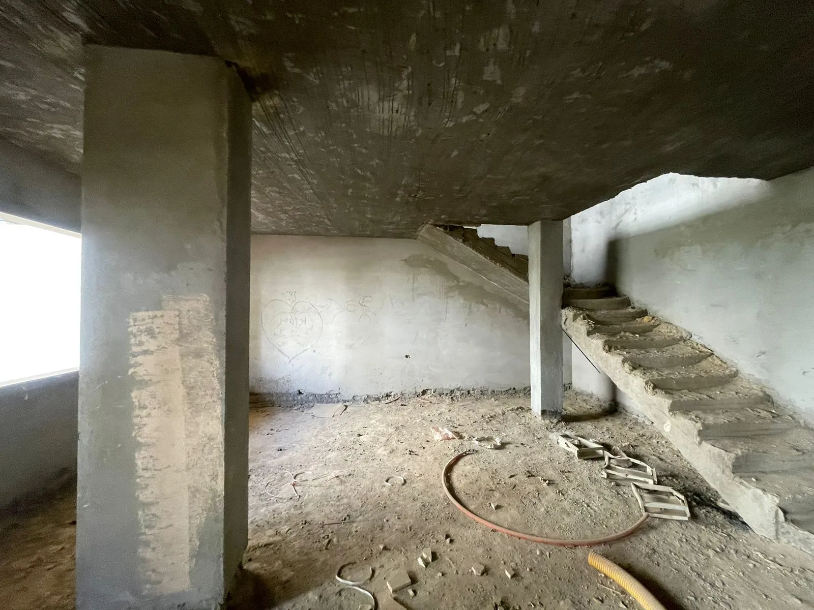  للبيع في لا فيدا في  بمساحة 0 م² تتكون من 0 غرف