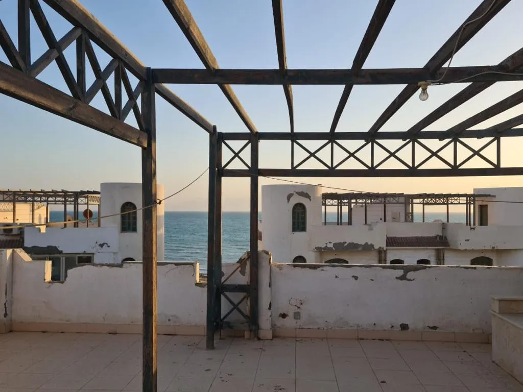 توين هاوس للبيع في بالم بيتش في راس سدر بمساحة 0 م² تتكون من 2 غرف