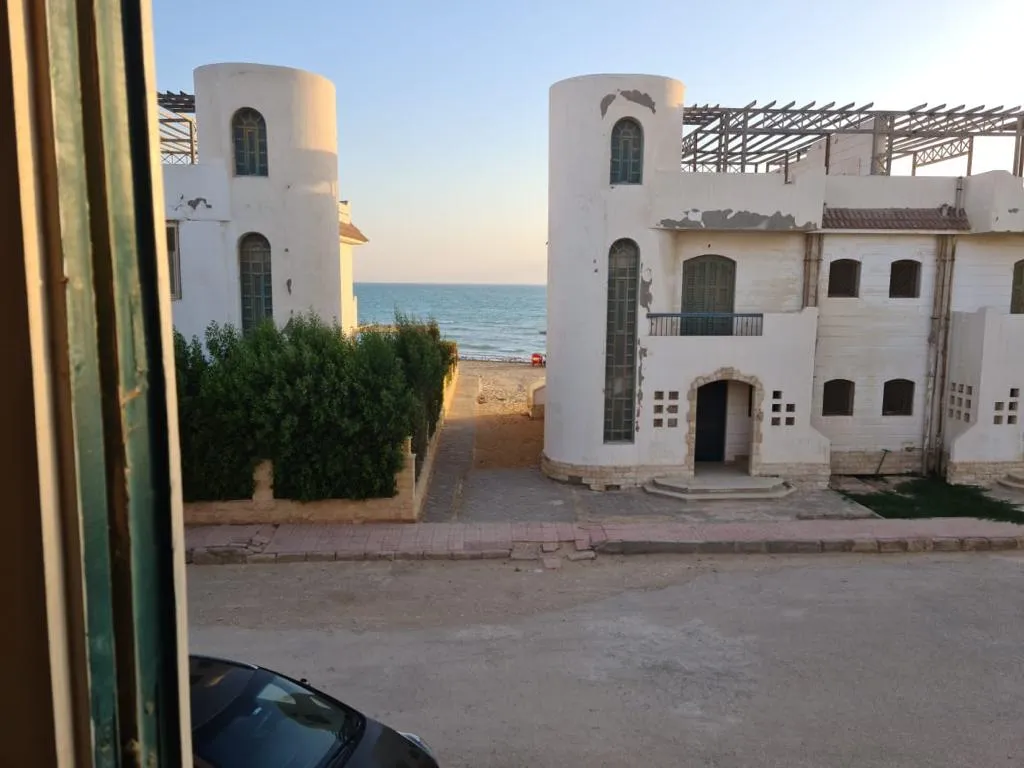 توين هاوس للبيع في بالم بيتش في راس سدر بمساحة 0 م² تتكون من 2 غرف