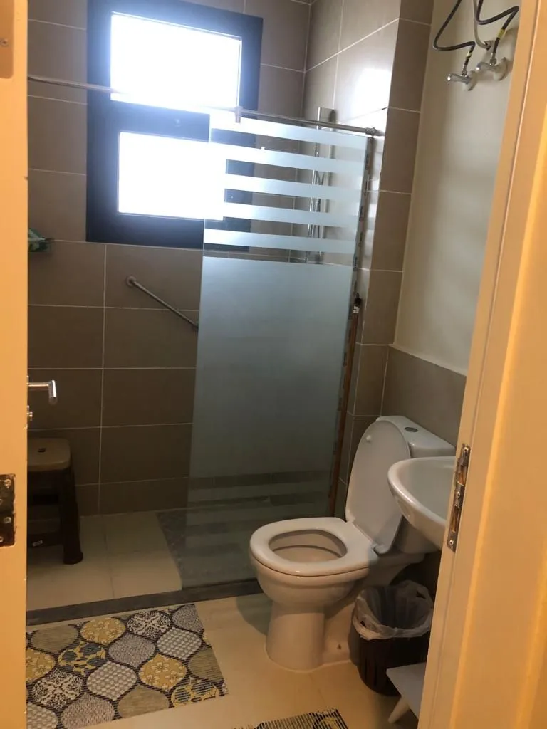 شقة للبيع في مكادي هايتس في مكادي بمساحة 0 م² تتكون من 3 غرف