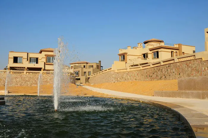 فيلا للبيع في PK1 بالم هيلز قطامية في جولدن سكوير بمساحة 0 م² تتكون من 6 غرف