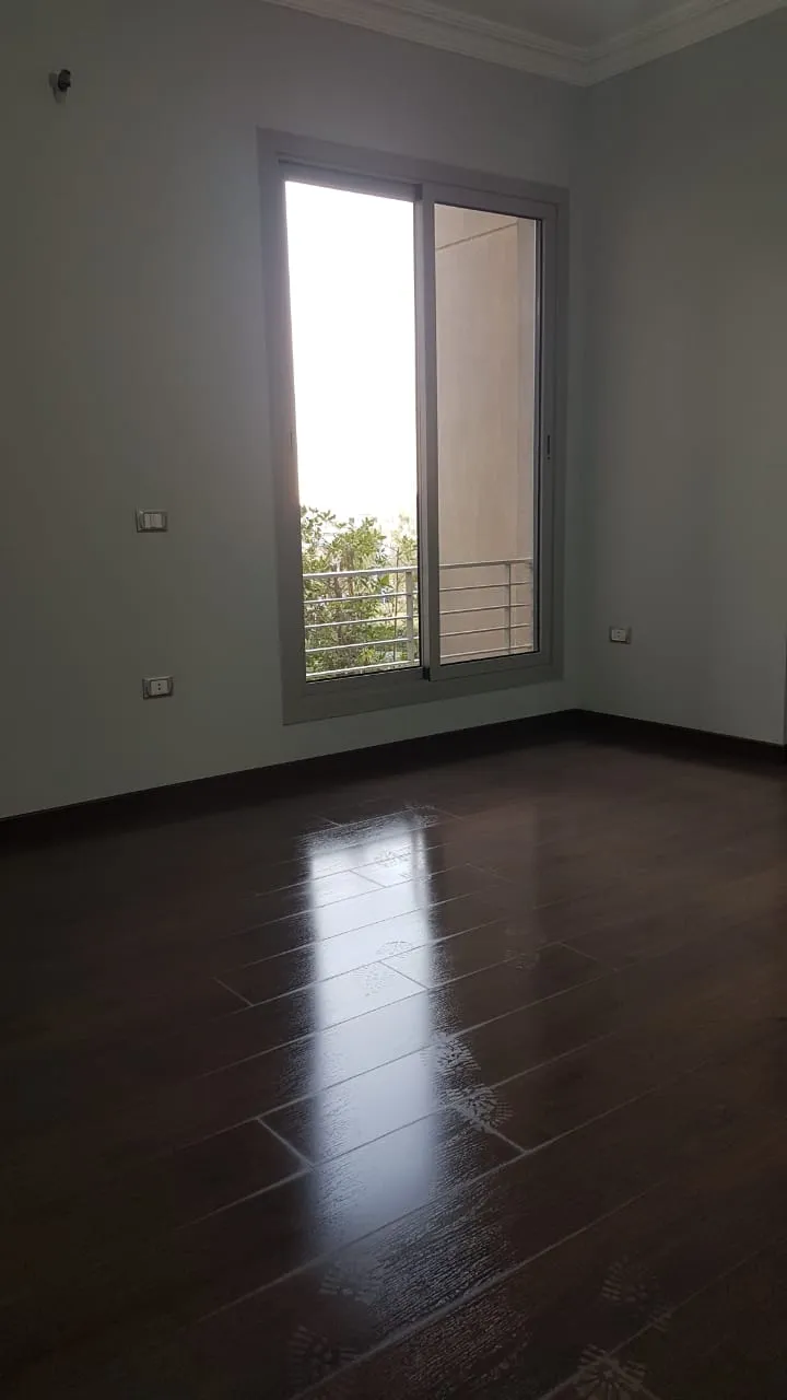  للبيع في فيلدج جاردن قطامية في  بمساحة 0 م² تتكون من 0 غرف