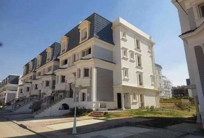 Apartment for sale in Aliva Mountain View Mostakbal City in Mostakbal City of 0 m² with 3 bedrooms