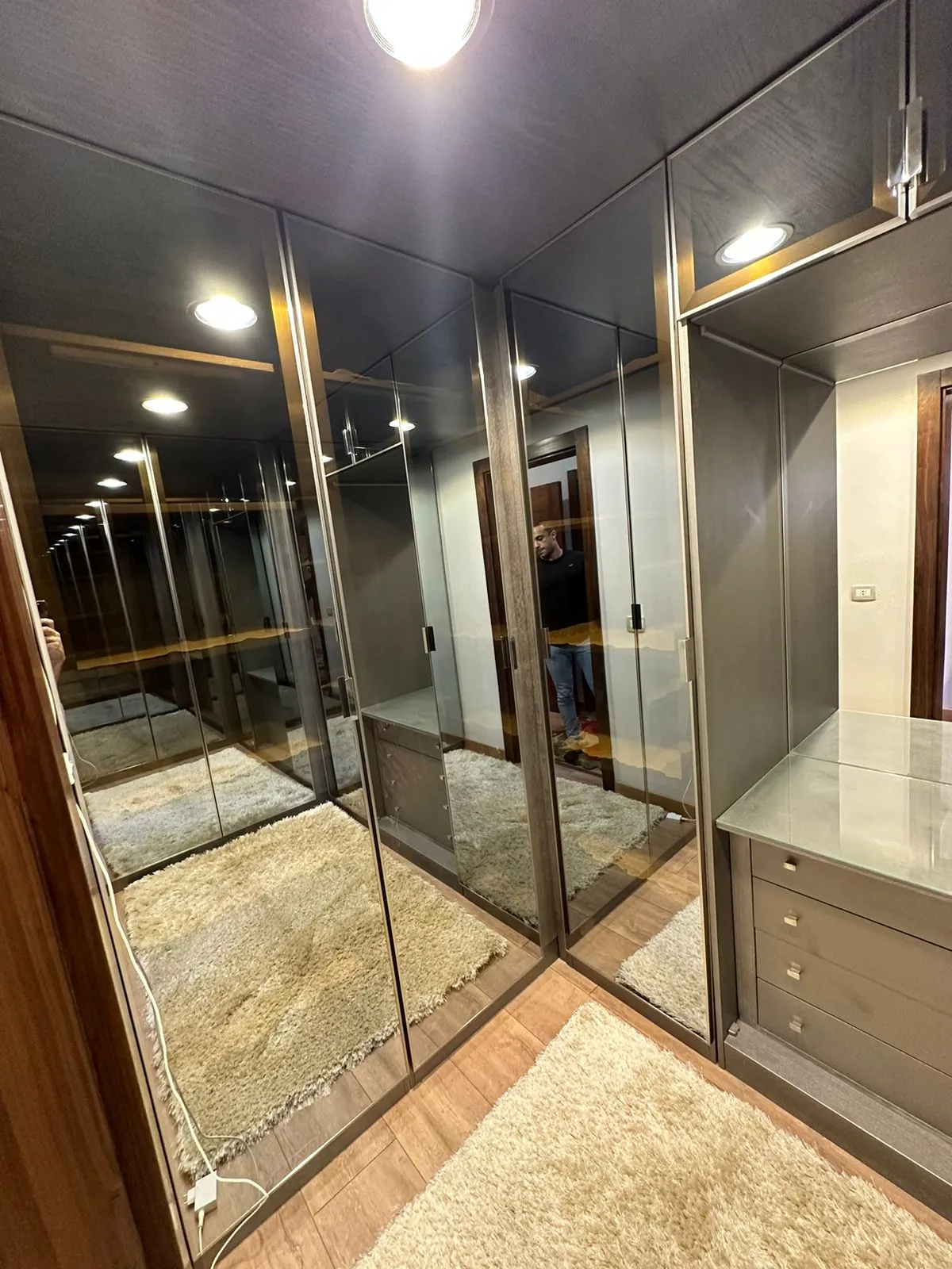 شقة للبيع في تاج سيتي في القاهرة الجديدة بمساحة 0 م² تتكون من 3 غرف