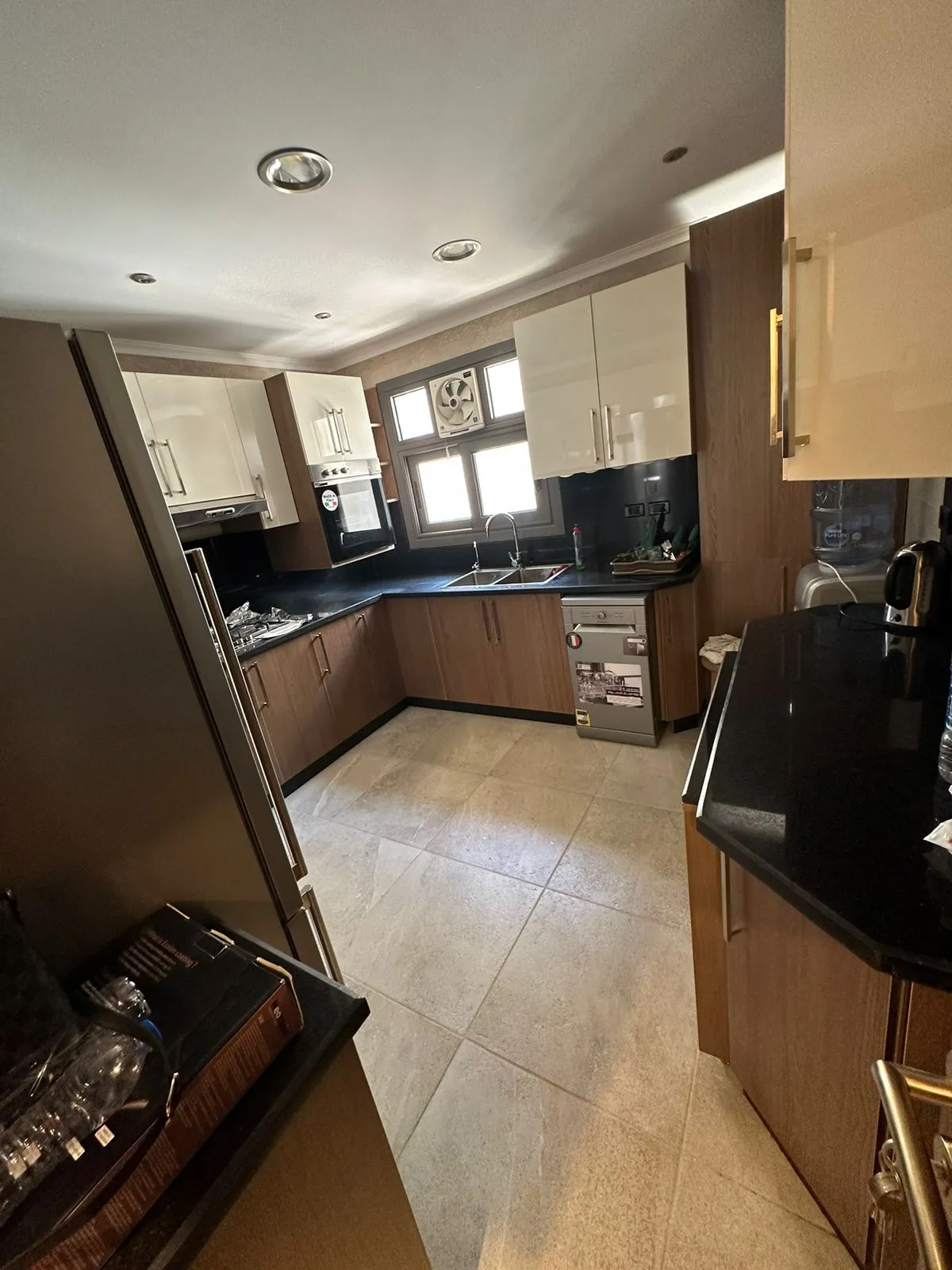 شقة للبيع في تاج سيتي في القاهرة الجديدة بمساحة 0 م² تتكون من 3 غرف