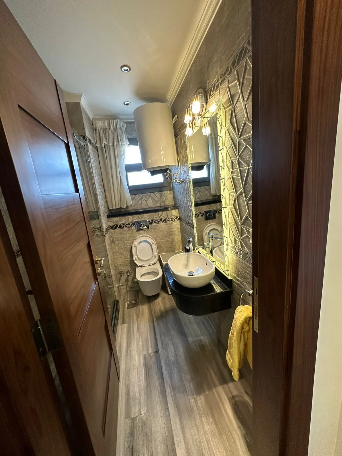 شقة للبيع في تاج سيتي في القاهرة الجديدة بمساحة 0 م² تتكون من 3 غرف