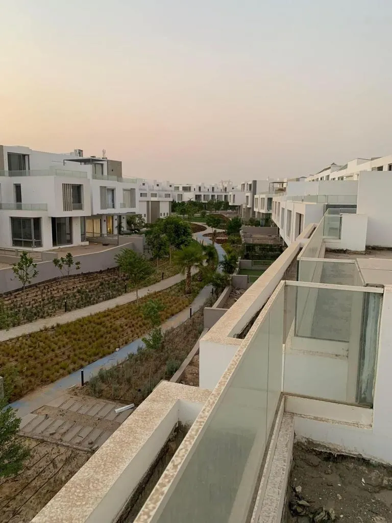 تاون هاوس للبيع في جولز في مدينة السادس من أكتوبر بمساحة 0 م² تتكون من 3 غرف