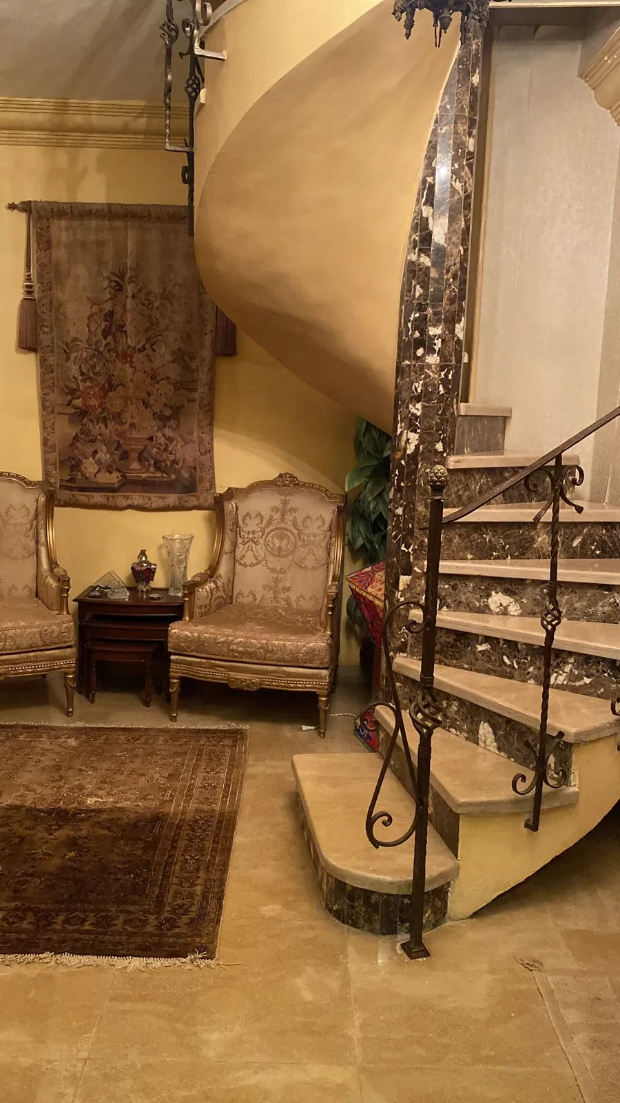  للبيع في بيفرلي هيلز في  بمساحة 0 م² تتكون من 0 غرف