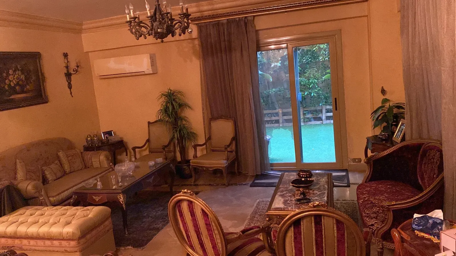  للبيع في بيفرلي هيلز في  بمساحة 0 م² تتكون من 0 غرف