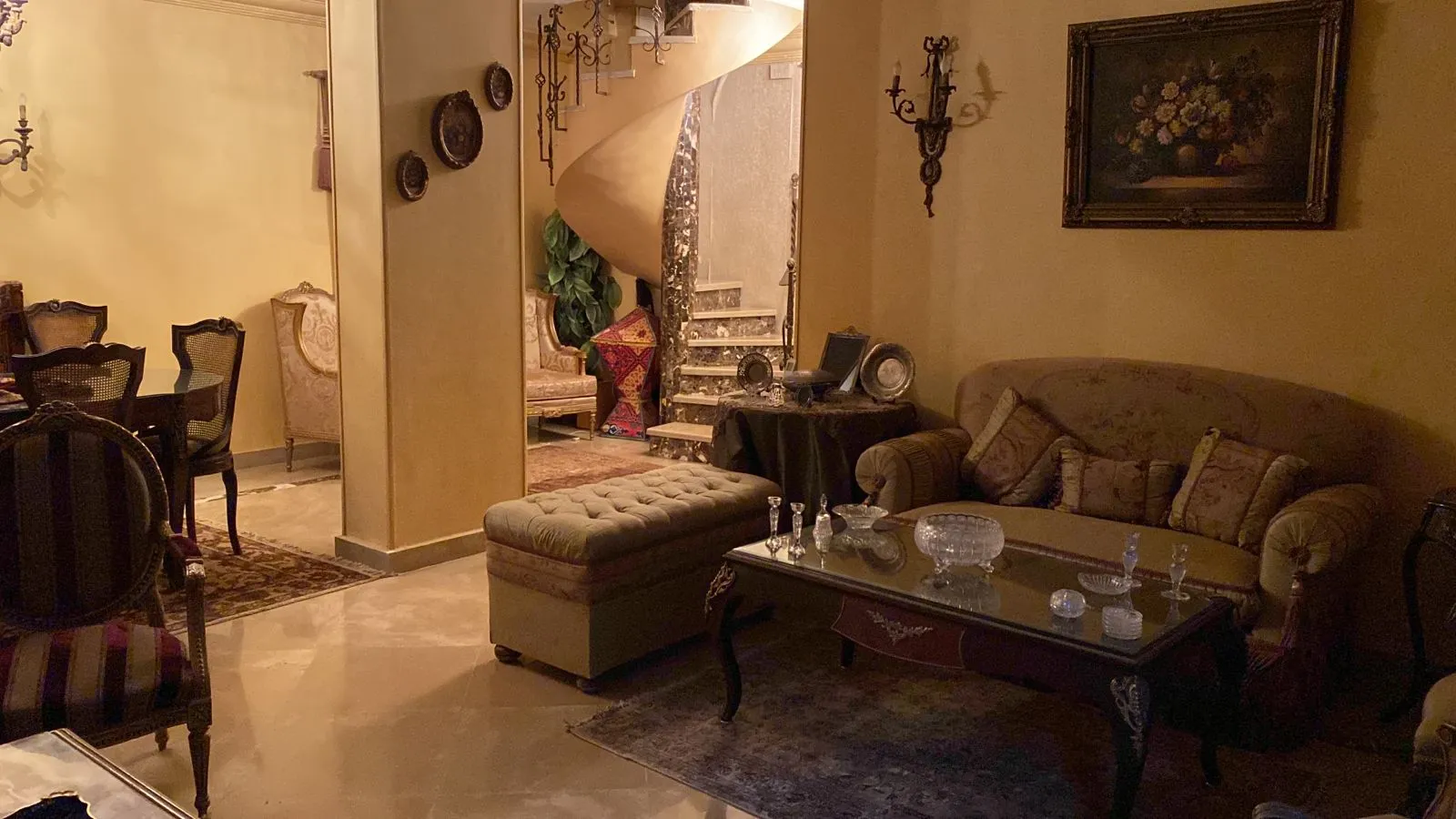  للبيع في بيفرلي هيلز في  بمساحة 0 م² تتكون من 0 غرف