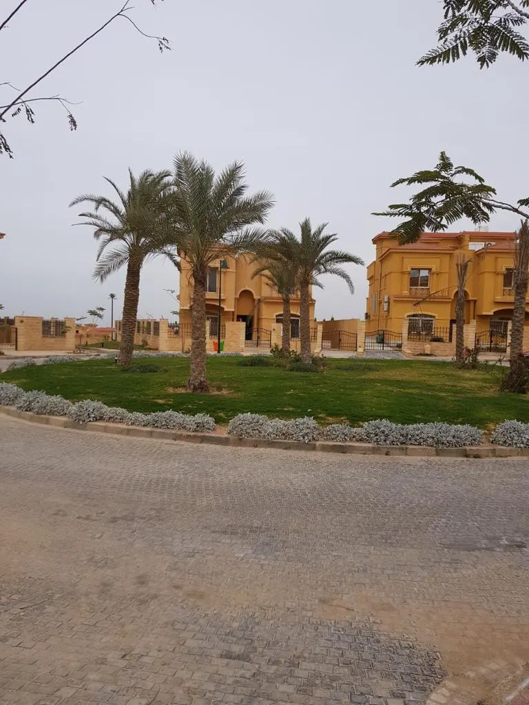 Villa for sale in Royal Meadows Sheikh Zayed in El Sheikh Zayed of 0 m² with 3 bedrooms