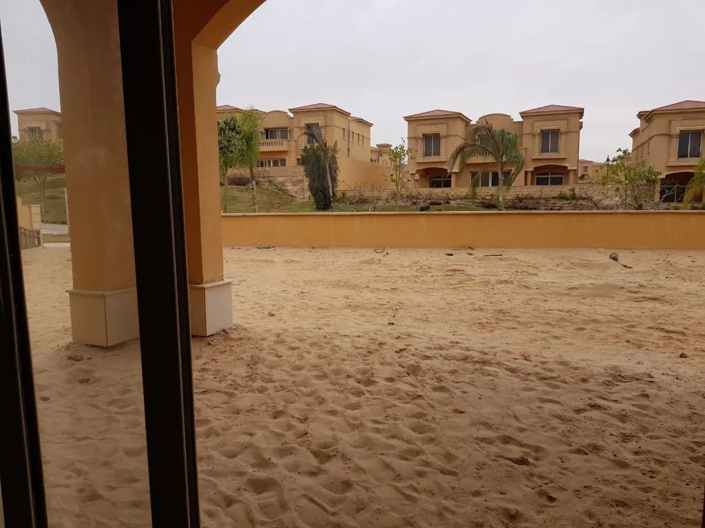 Villa for sale in Royal Meadows Sheikh Zayed in El Sheikh Zayed of 0 m² with 3 bedrooms
