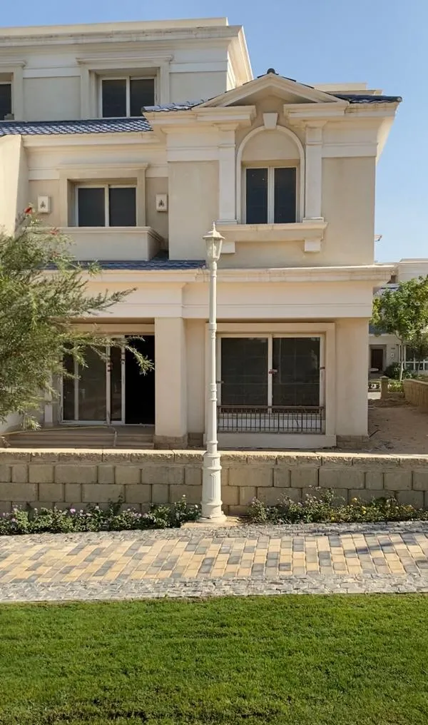 Townhouse for sale in Mountain View October Park in 6th of October City of 0 m² with 5 bedrooms