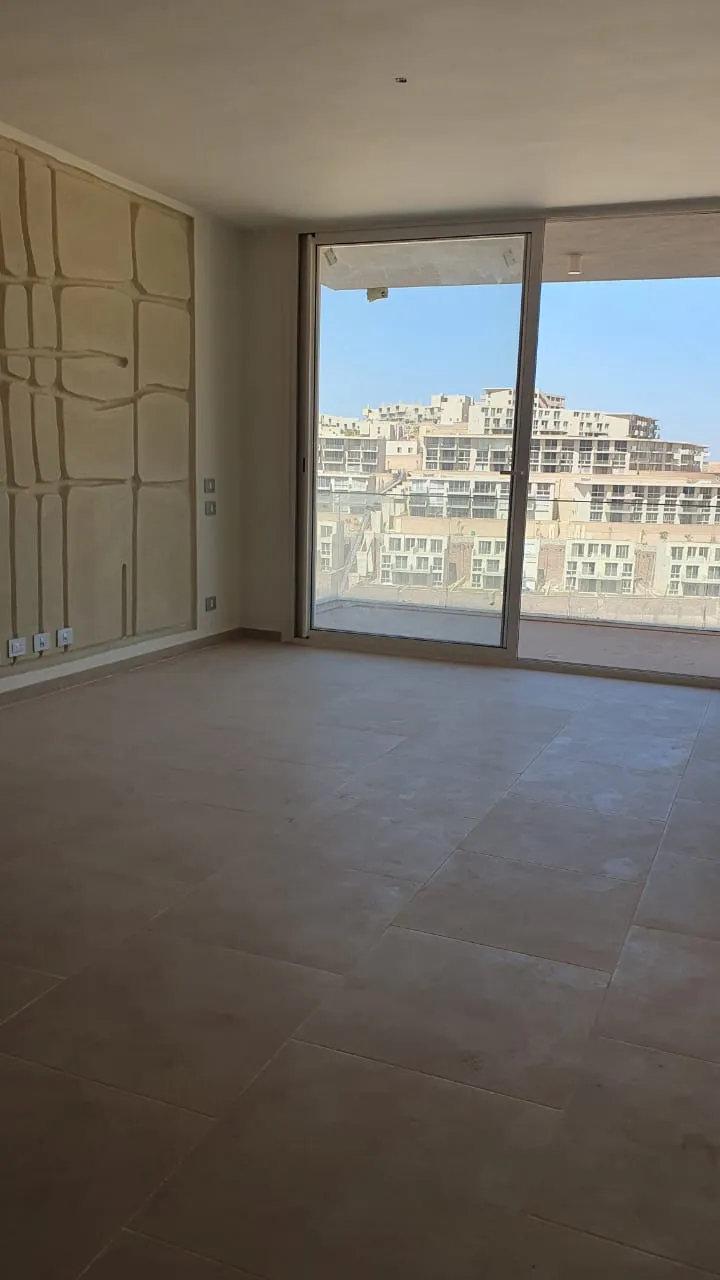  للبيع في المونت الجلالة في  بمساحة 0 م² تتكون من 0 غرف