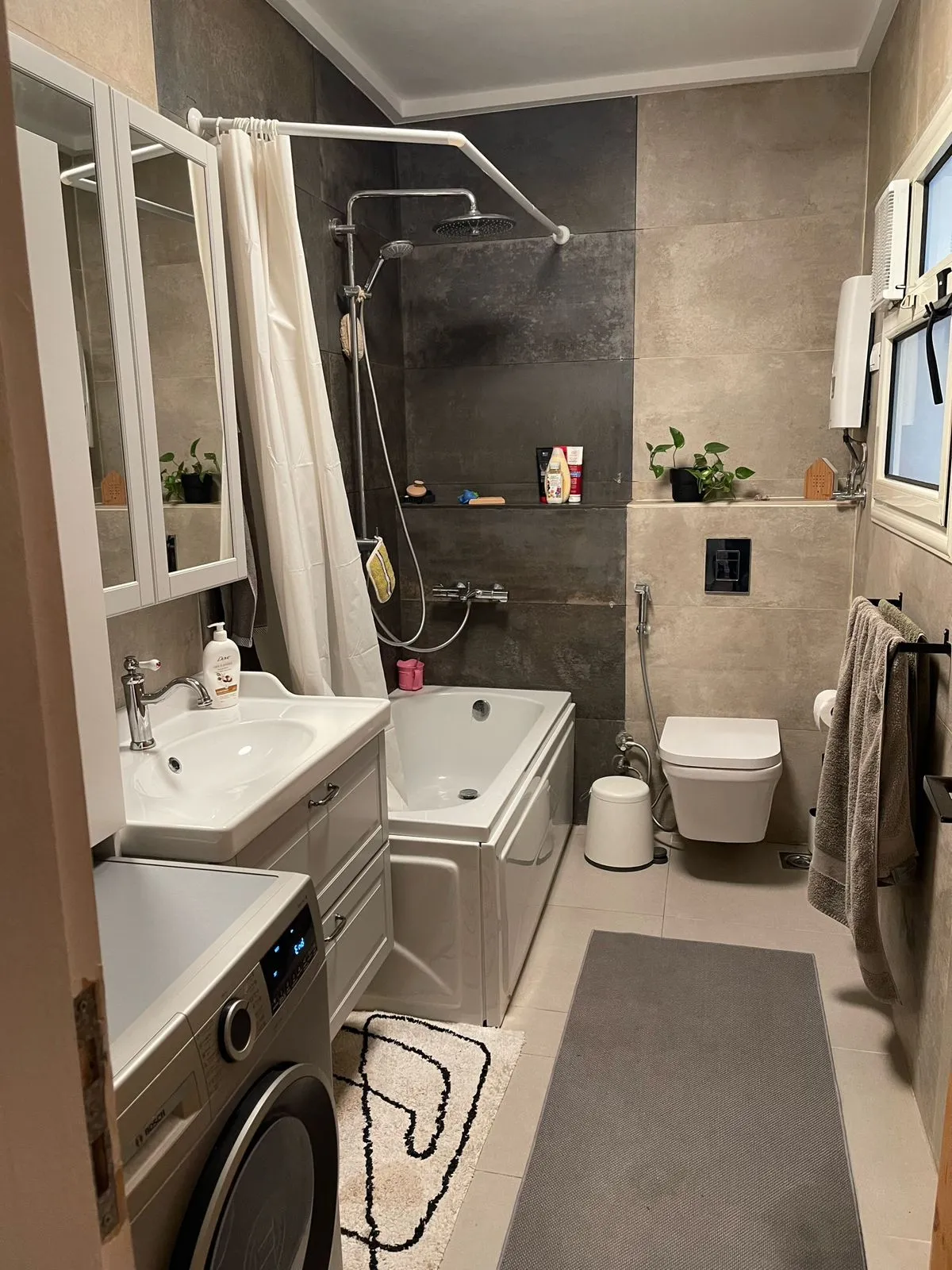  للبيع في ماونتن فيو هايد بارك في  بمساحة 0 م² تتكون من 0 غرف