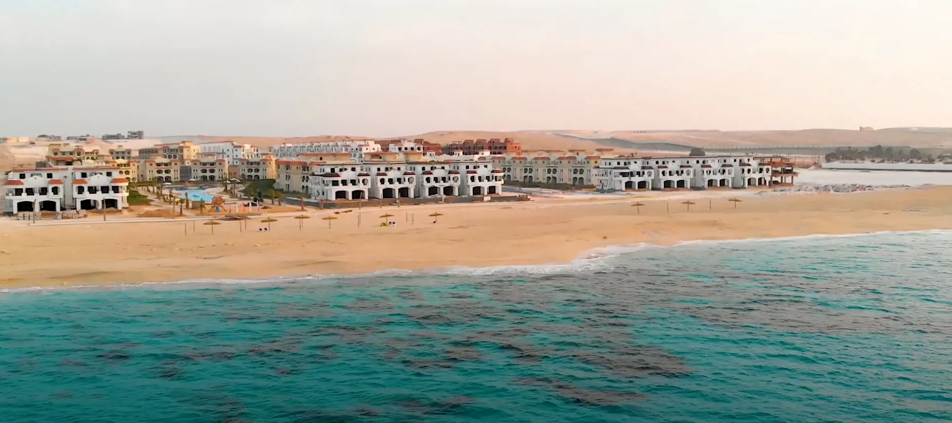شاليه للبيع في لاسيرينا الساحل الشمالي في الضبعة بمساحة 0 م² تتكون من 2 غرف