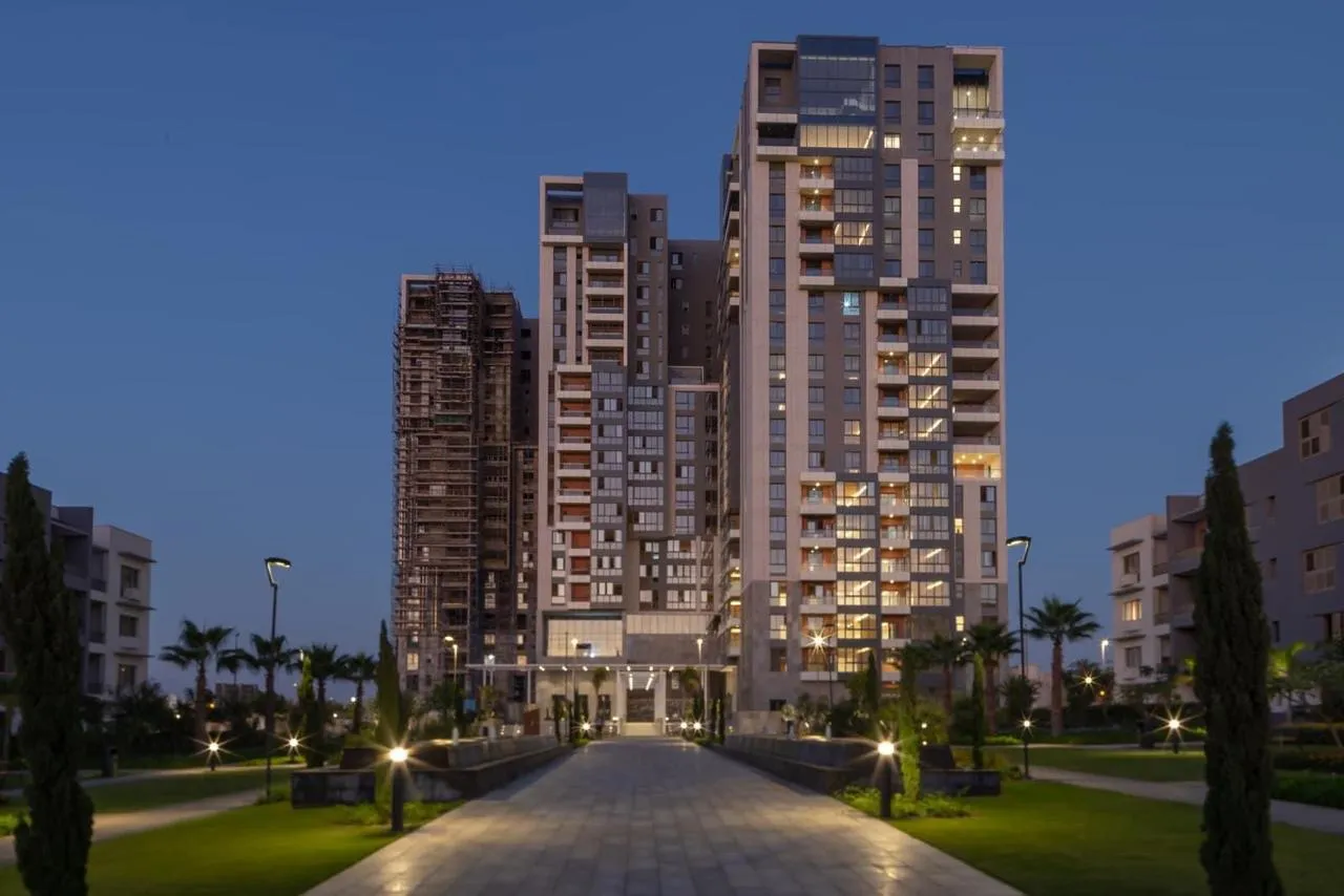 Serviced Apartment for sale in AEON Towers in 6th of October City of 316 m² with 3 bedrooms