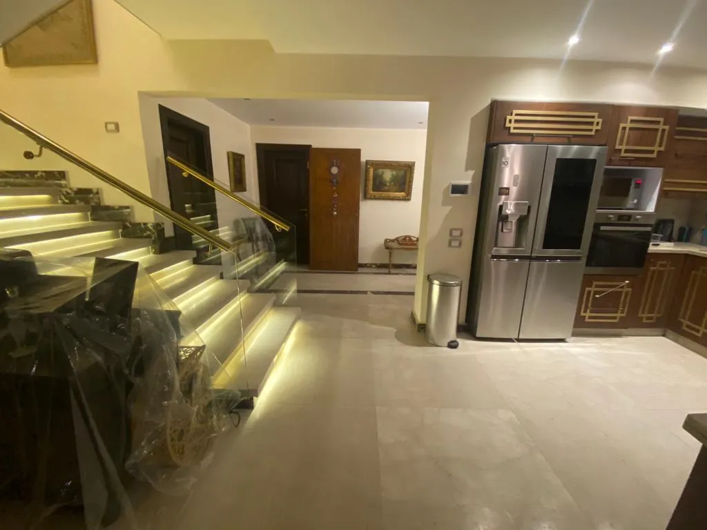  للبيع في ويست هيلز في  بمساحة 0 م² تتكون من 0 غرف