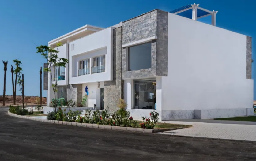 شاليه للبيع في سي فيو  في الساحل الشمالي بمساحة 0 م² تتكون من 1 غرف