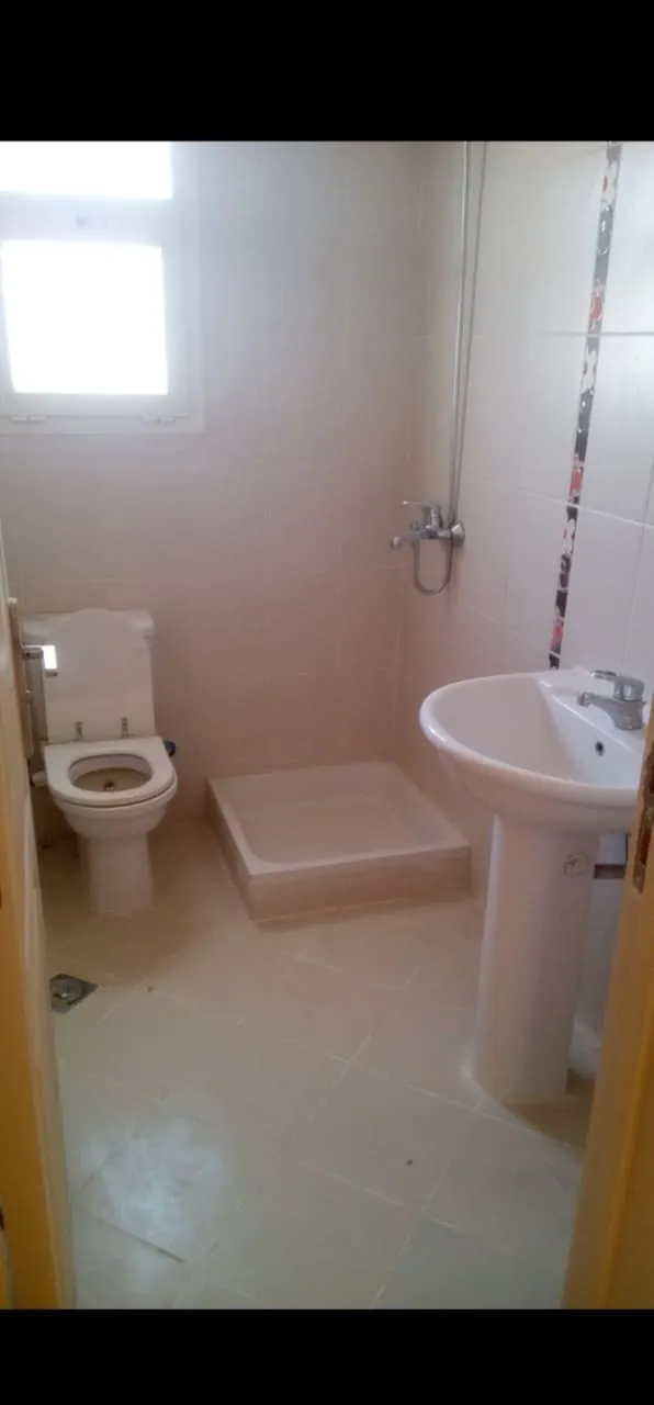  للبيع في سي فيو  في  بمساحة 0 م² تتكون من 0 غرف