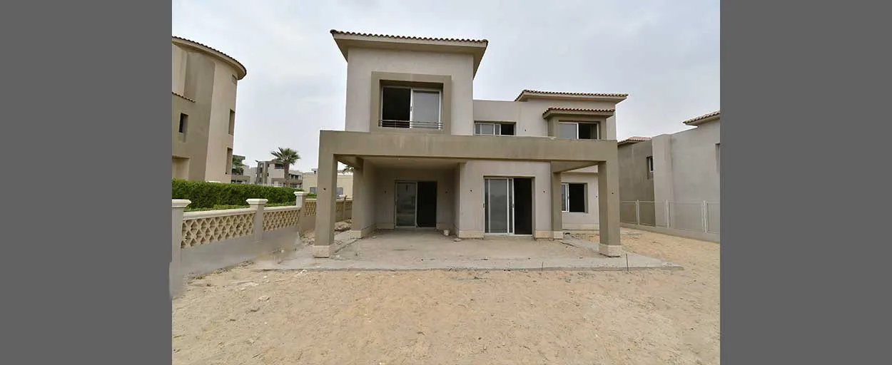 Villa for sale in Palm Hills Golf Extension in 6th of October City of 375 m² with 3 bedrooms