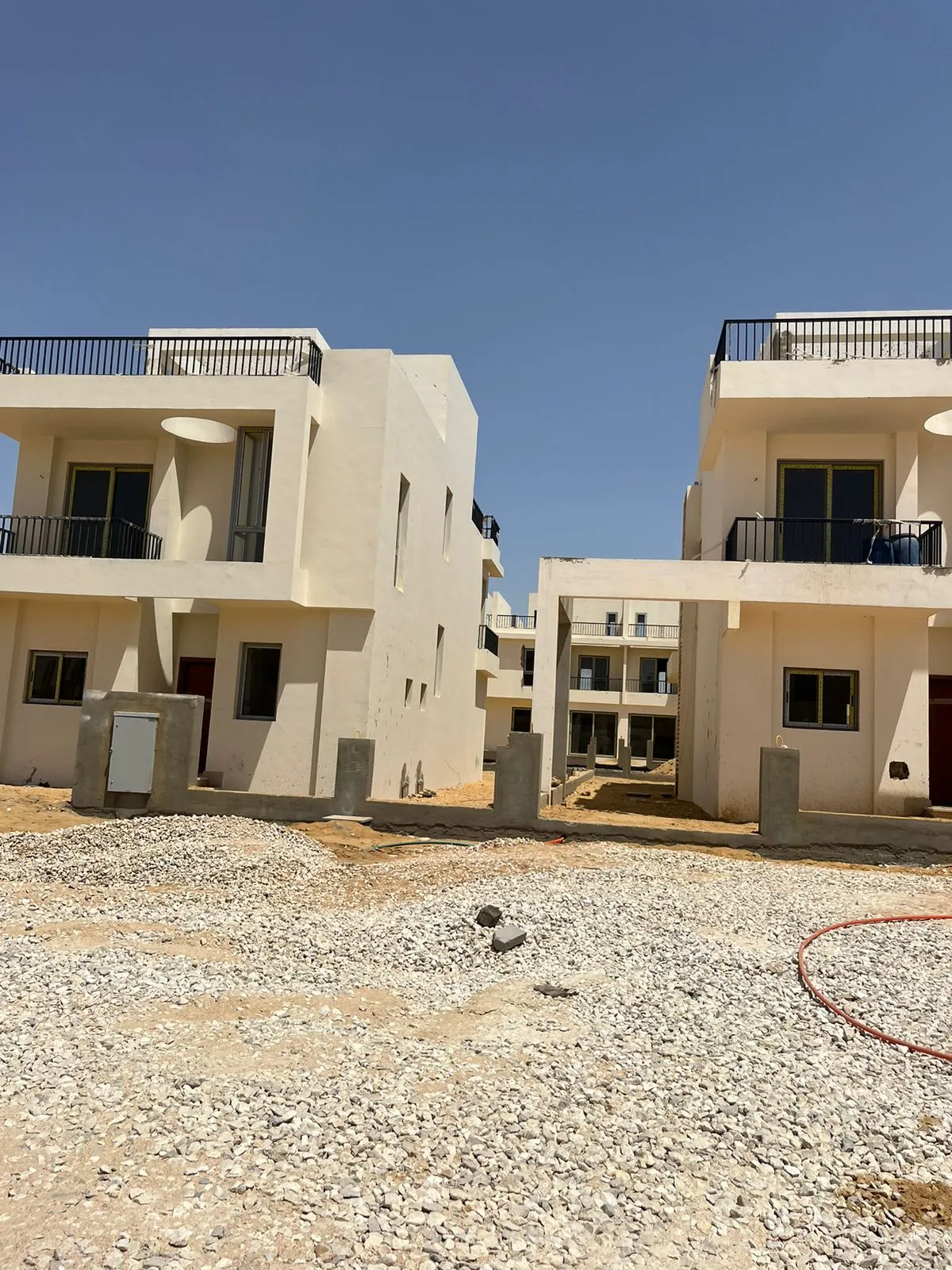 Villa for sale in Lac Ville in Northern Expansion of 310 m² with 3 bedrooms