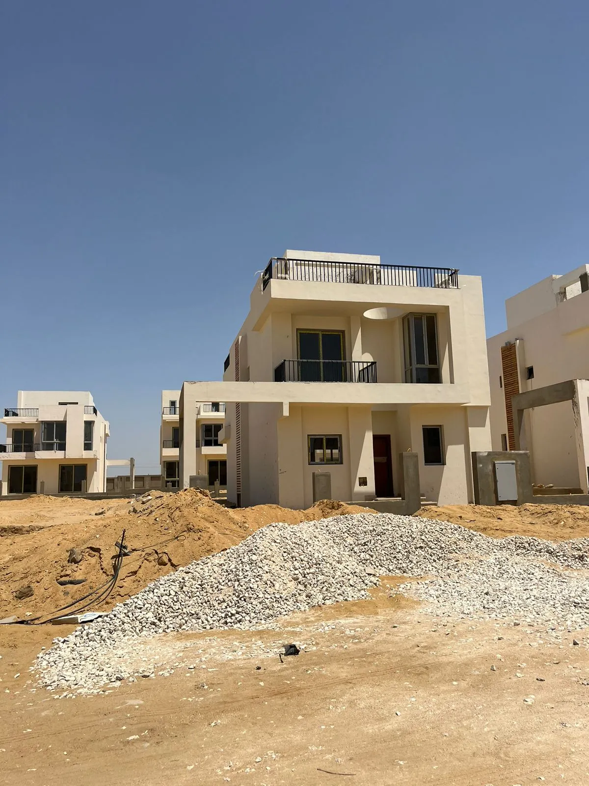 Villa for sale in Lac Ville in Northern Expansion of 310 m² with 3 bedrooms