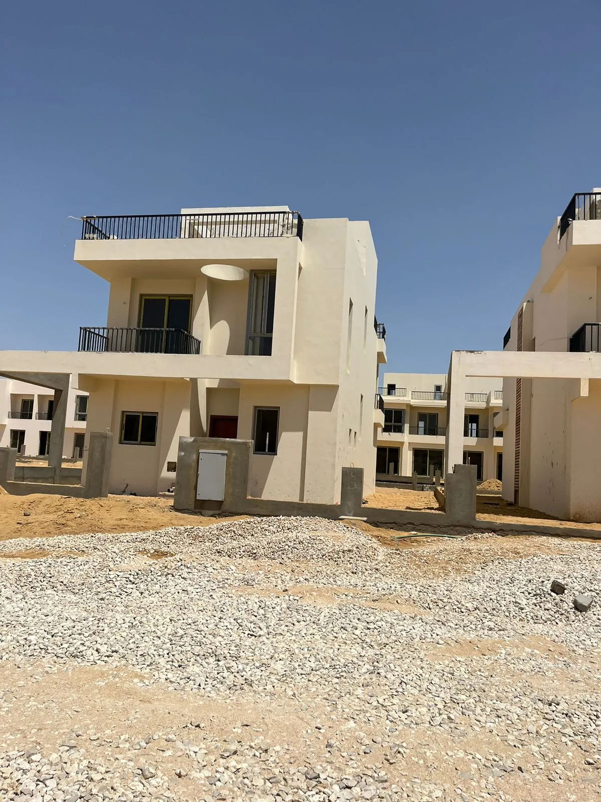 Villa for sale in Lac Ville in Northern Expansion of 310 m² with 3 bedrooms