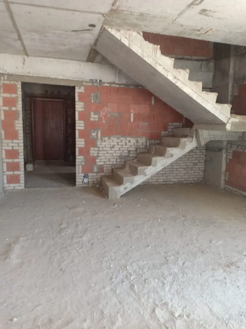  للبيع في ماونتن فيو أي سيتي أكتوبر في  بمساحة 0 م² تتكون من 0 غرف