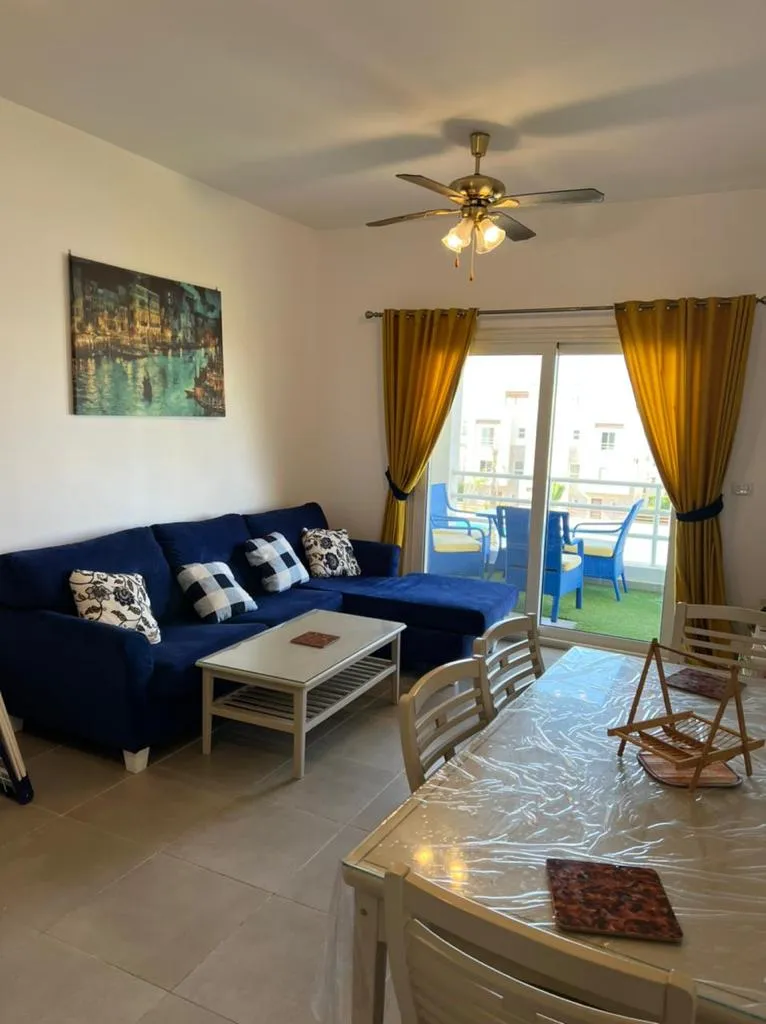  للبيع في أمواج في  بمساحة 0 م² تتكون من 0 غرف