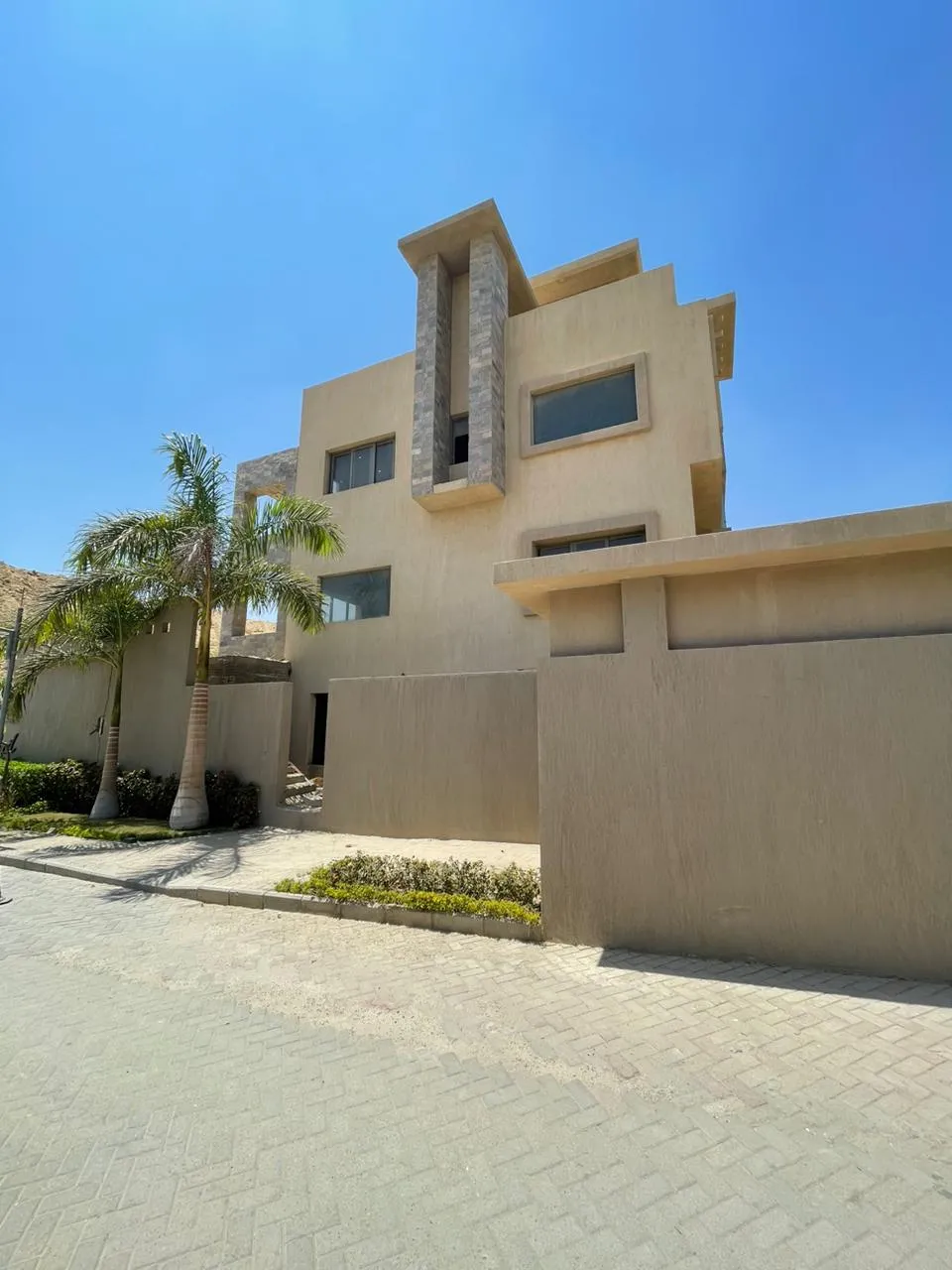 Villa for sale in Jubail in 6th of October City of 660 m² with 4 bedrooms