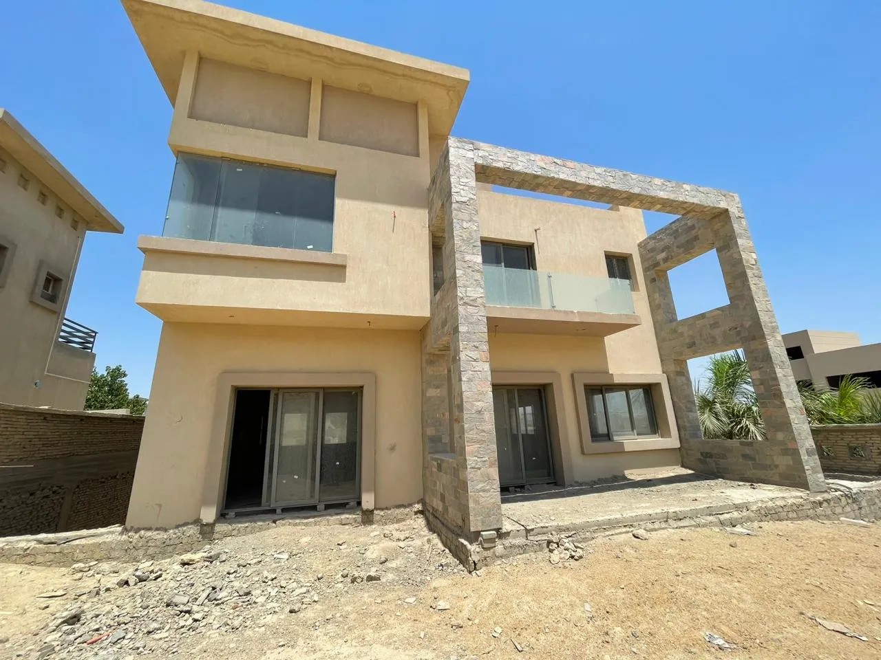 Villa for sale in Jubail in 6th of October City of 660 m² with 4 bedrooms