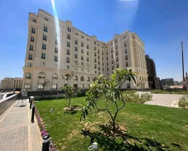 شقة للبيع في نيو جاردن سيتى في العاصمة الإدارية الجديدة بمساحة 136 م² تتكون من 2 غرف