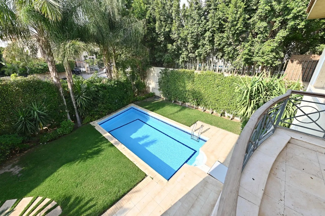 Villa for sale in Katameya Heights in New Cairo of 450 m² with 3 bedrooms
