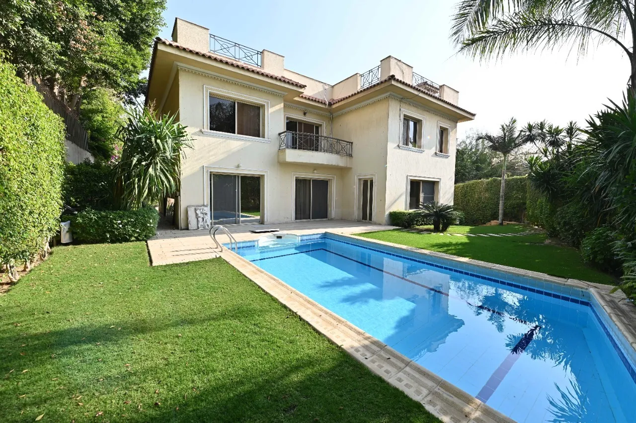 Villa for sale in Katameya Heights in New Cairo of 450 m² with 3 bedrooms