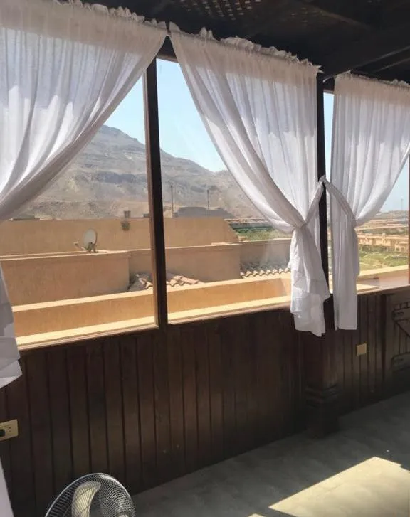 شاليه للبيع في تلال السخنة في العين السخنة بمساحة 100 م² تتكون من 3 غرف