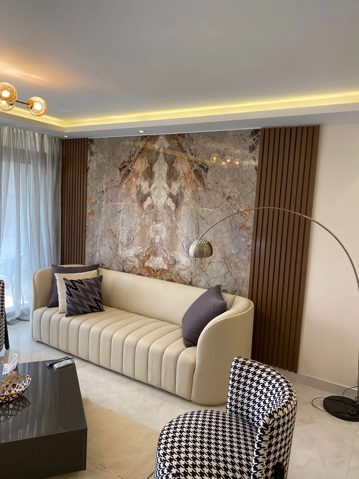  للبيع في ازاد في  بمساحة 0 م² تتكون من 0 غرف